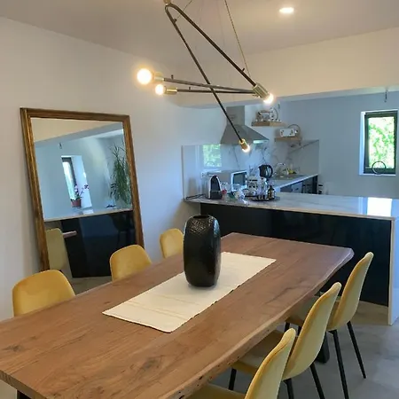 A Casa Do Abilio Em *